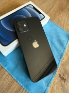 iPhone 12 , fekete, 64 GB, nagyon j� �llapotban elad�